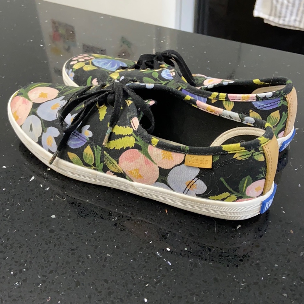 Floral pattern Keds with black background/7.5